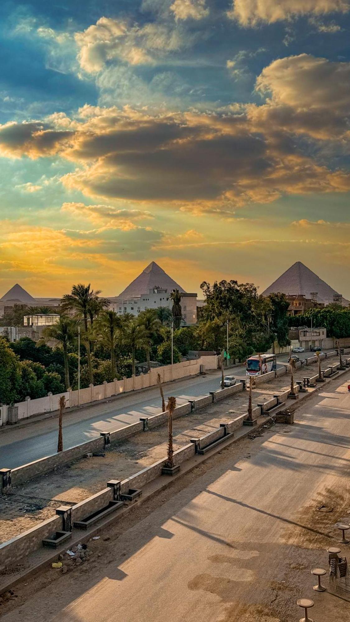 Almas Pyramids Hotel Kafret el-Gabal Exteriör bild